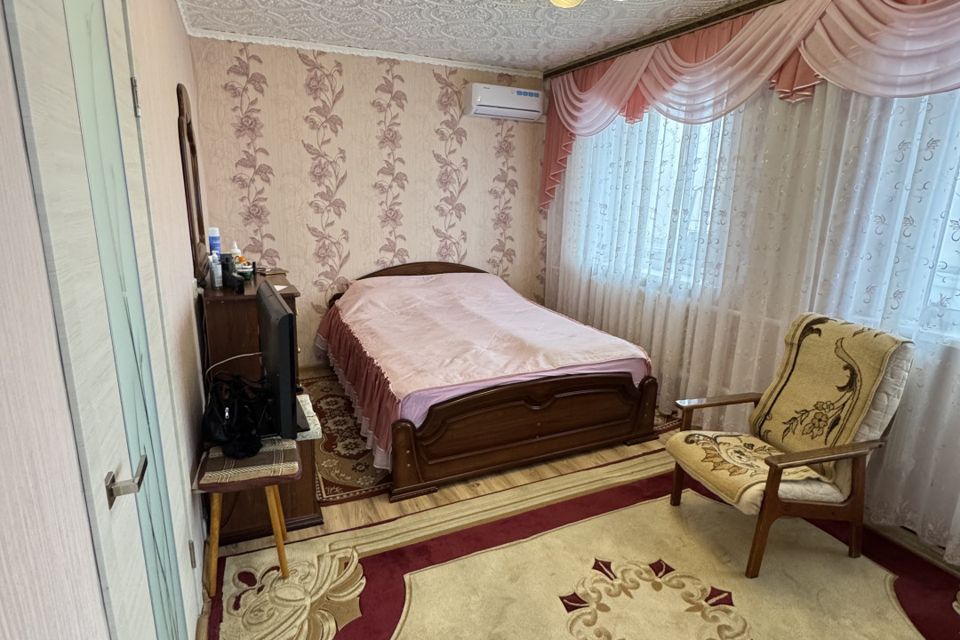 Продаётся 4-комнатная квартира, 60.3 м²