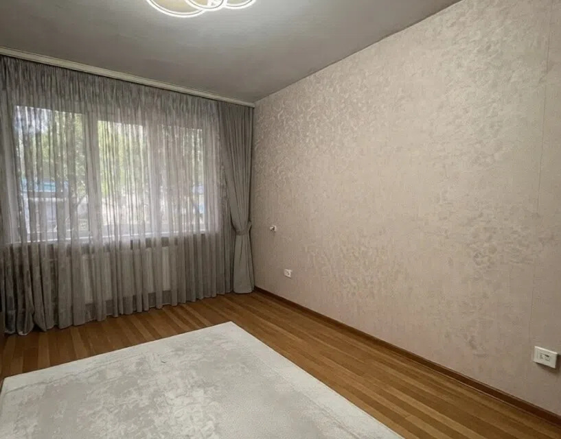 Продаётся 3-комнатная квартира, 57.2 м²