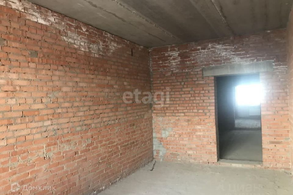 Продаётся 3-комнатная квартира, 121.6 м²