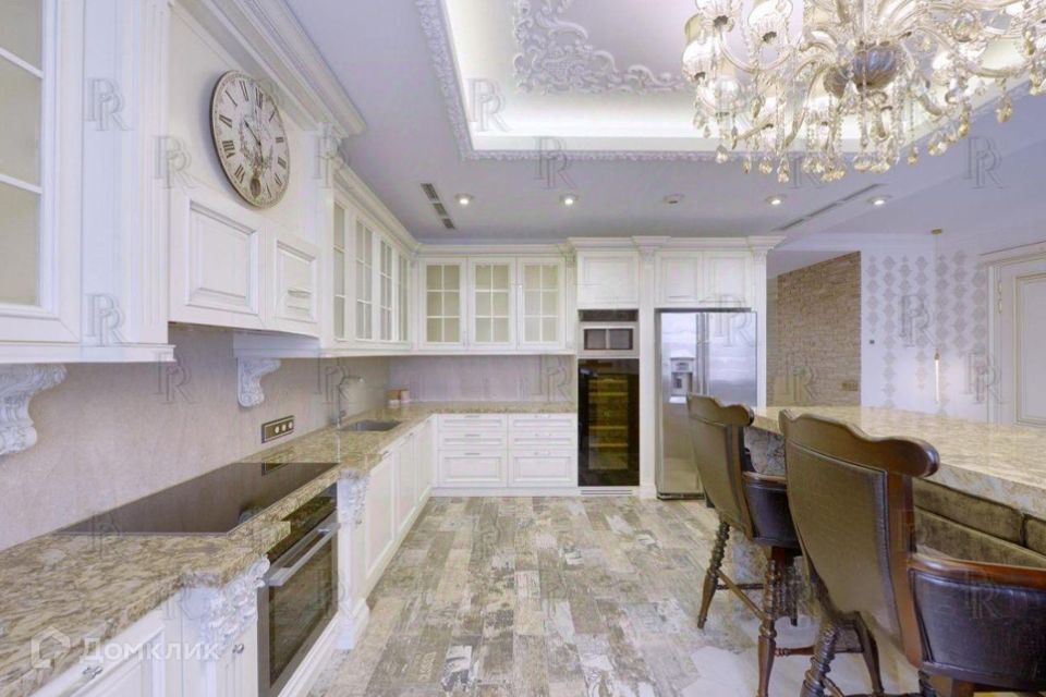 Продаётся 3-комнатная квартира, 112.6 м²