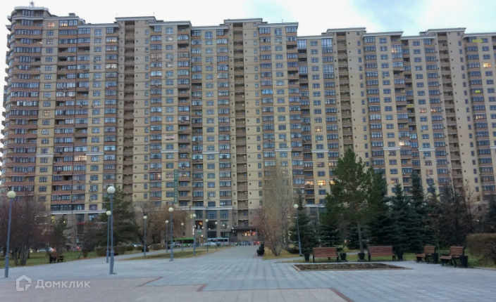 Продаётся 3-комнатная квартира, 129.4 м²