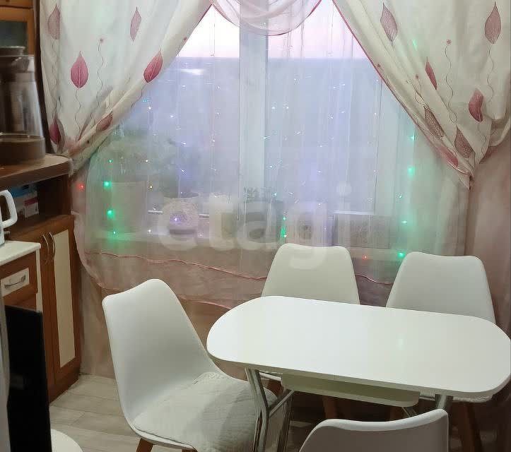 Продаётся 3-комнатная квартира, 60.8 м²