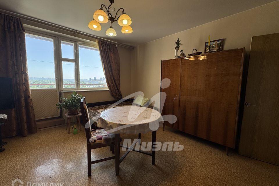 Сдаётся 1-комнатная квартира, 42 м²