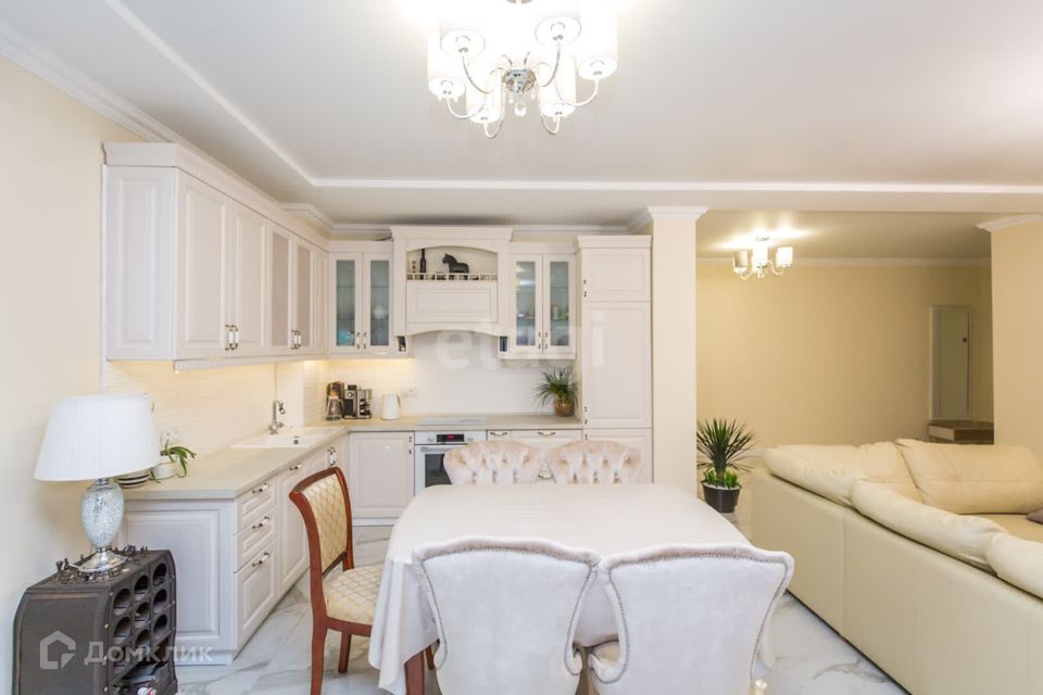 Продаётся 2-комнатная квартира, 83 м²