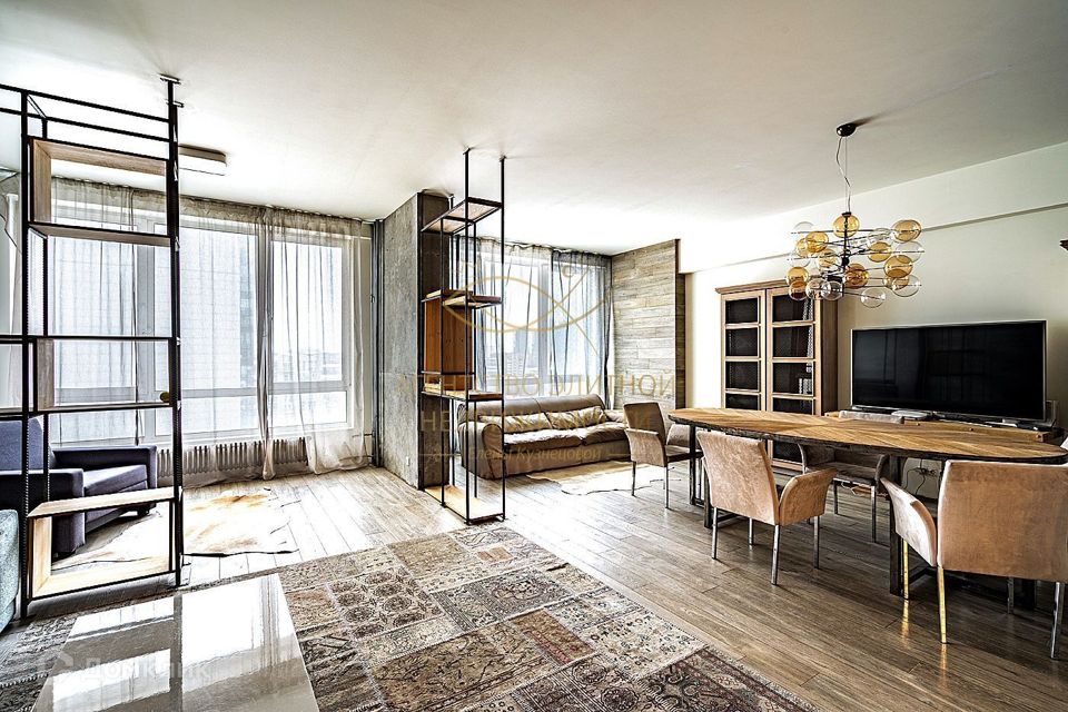 Продаётся 3-комнатная квартира, 126 м²