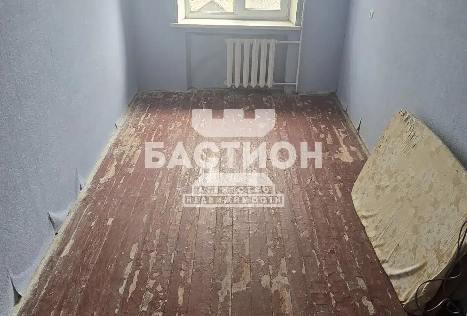 Продаётся 4-комнатная квартира, 65.6 м²