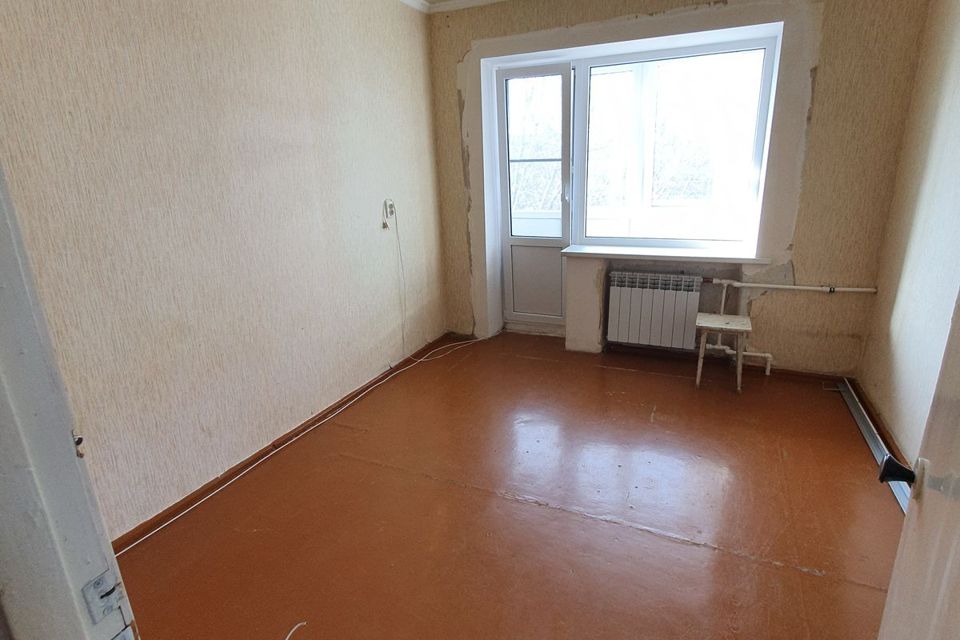 Продаётся 4-комнатная квартира, 59.8 м²