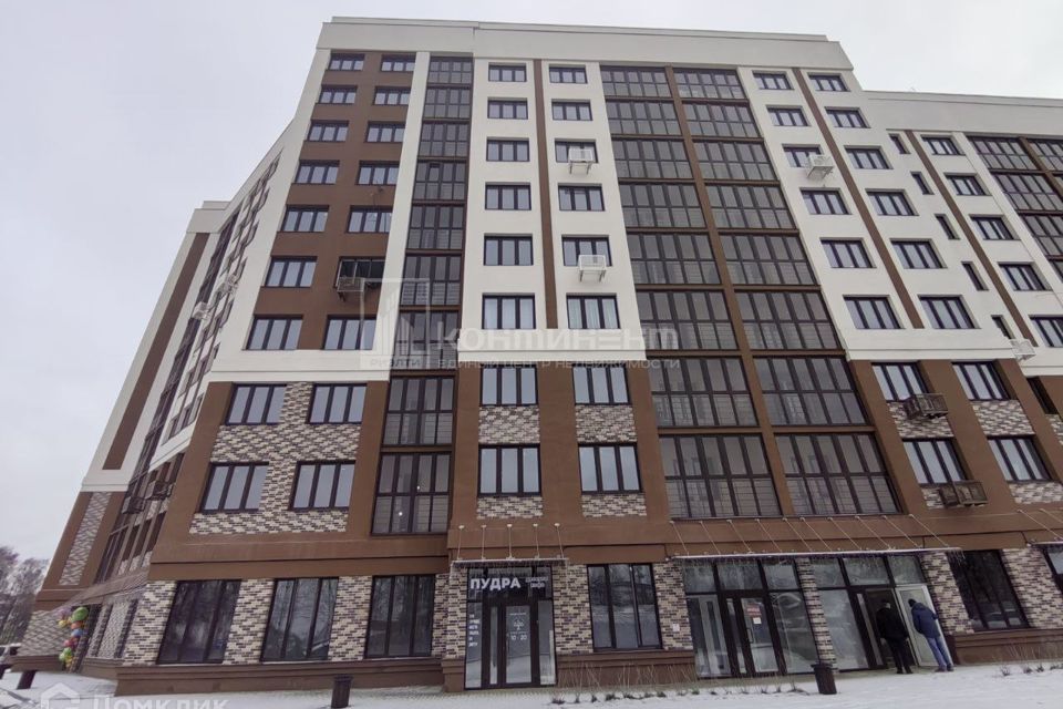 Продаётся 3-комнатная квартира, 111.7 м²