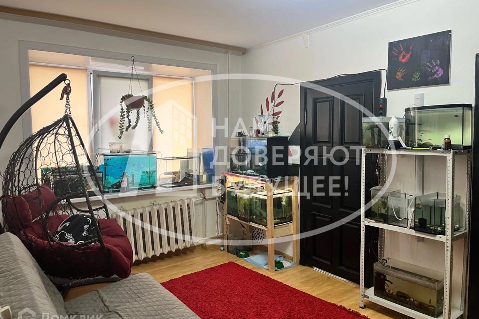 Продаётся 4-комнатная квартира, 59.4 м²