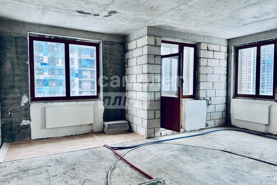 Продаётся 1-комнатная квартира, 108.2 м²