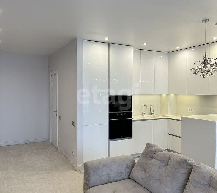 Продаётся 1-комнатная квартира, 74.6 м²