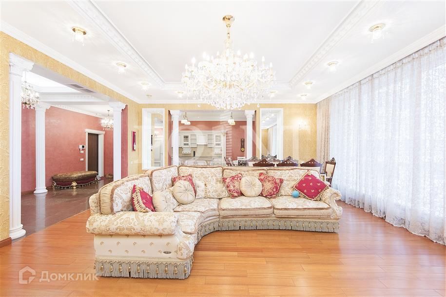 Продаётся 4-комнатная квартира, 239 м²