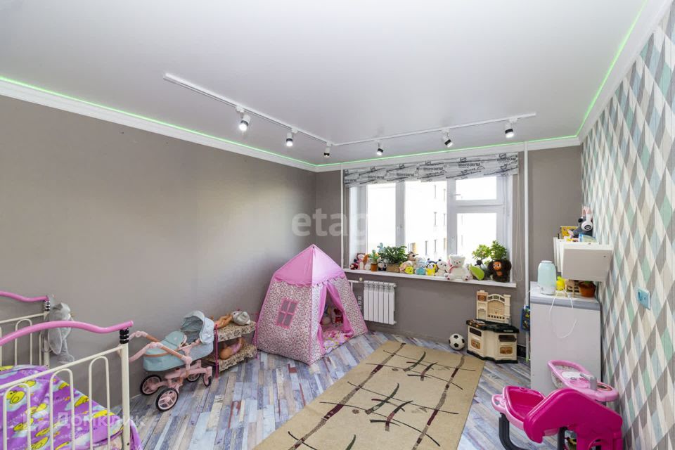 Продаётся 4-комнатная квартира, 111 м²