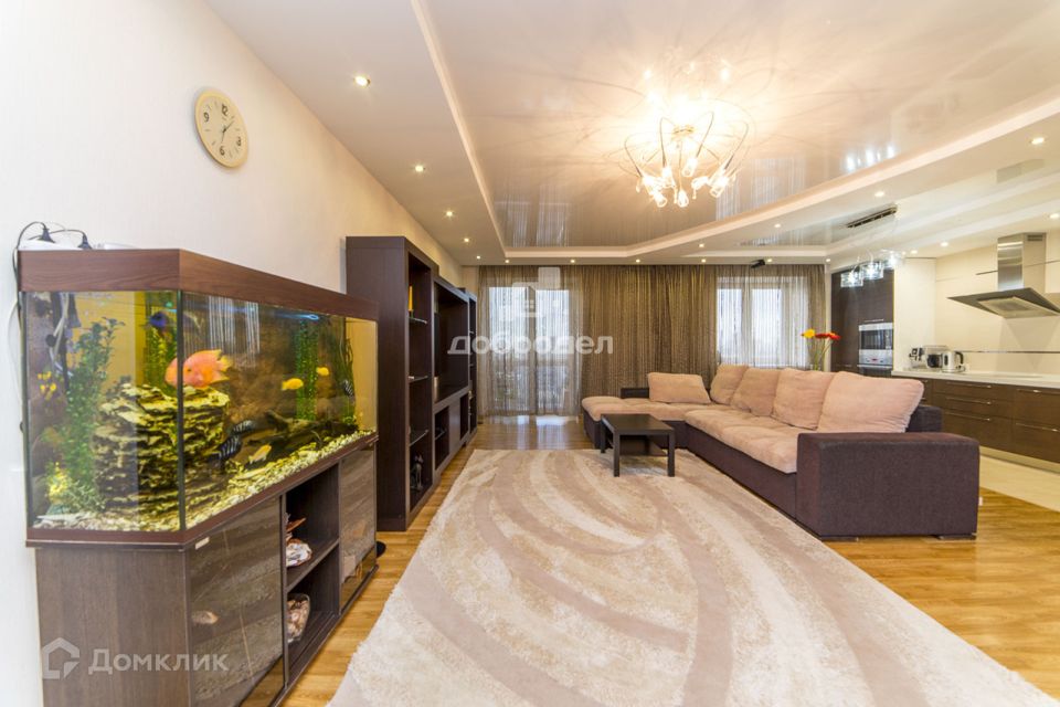 Продаётся 3-комнатная квартира, 105 м²