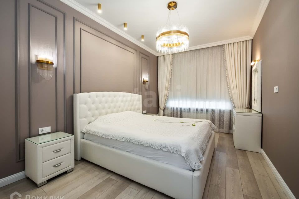Продаётся 3-комнатная квартира, 124 м²