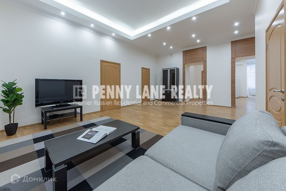 Сдаётся 4-комнатная квартира, 136 м²
