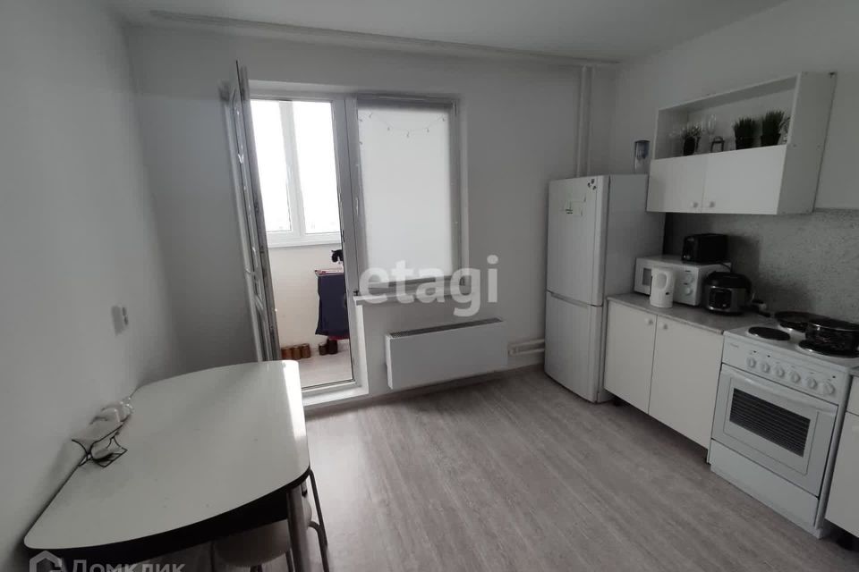 Продаётся 1-комнатная квартира, 37.8 м²