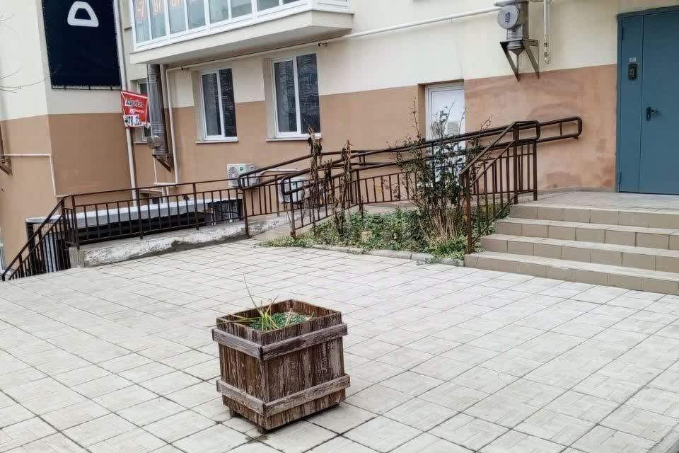Продаётся 1-комнатная квартира, 46 м²