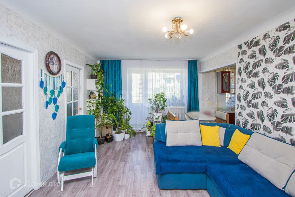 Продаётся 4-комнатная квартира, 62.7 м²