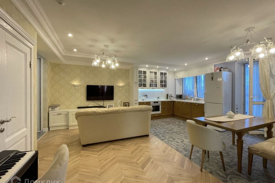 Продаётся 3-комнатная квартира, 77.7 м²