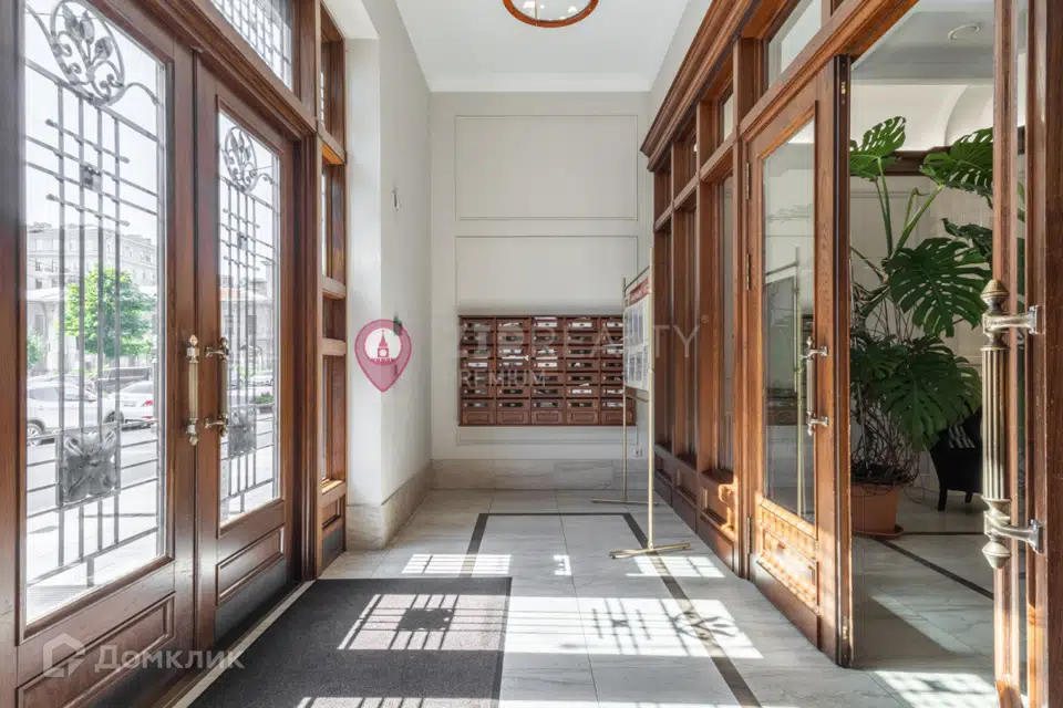 Продаётся 3-комнатная квартира, 107 м²
