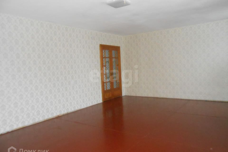 Продаётся 4-комнатная квартира, 155 м²
