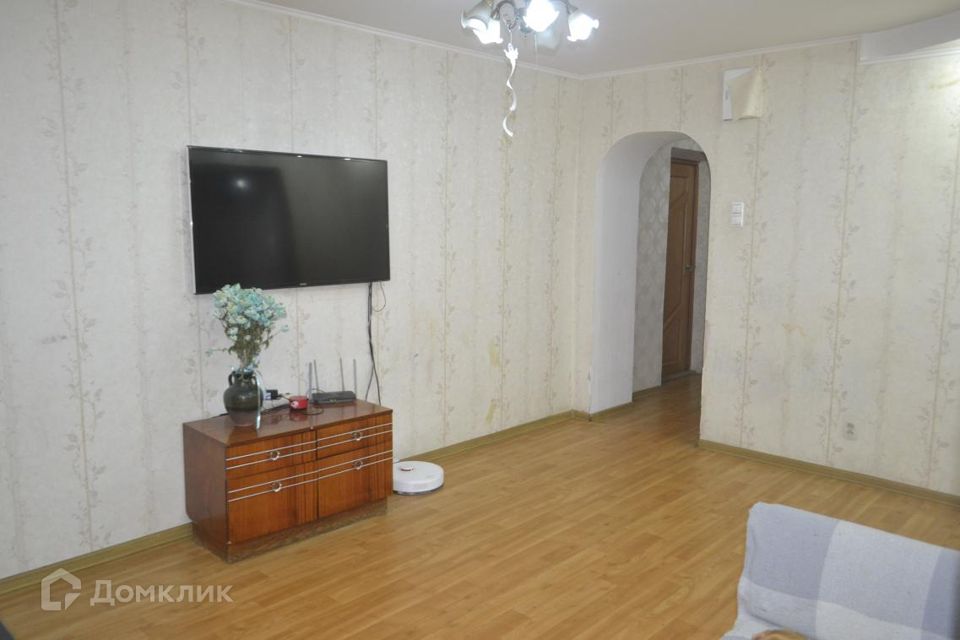 Продаётся 4-комнатная квартира, 111.2 м²