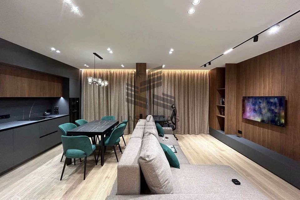 Сдаётся 3-комнатная квартира, 112 м²