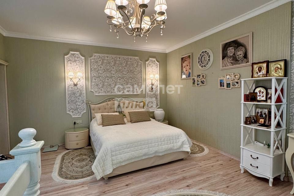 Продаётся 2-комнатная квартира, 107.4 м²