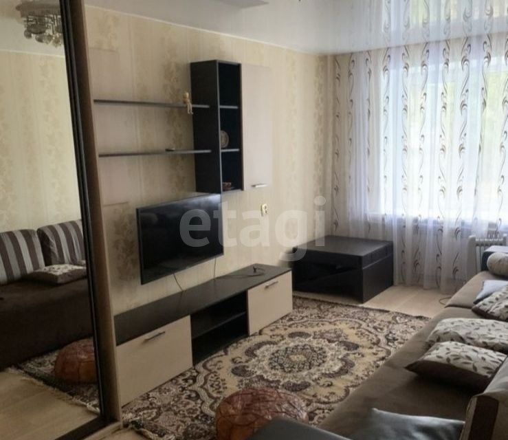 Продаётся 3-комнатная квартира, 57.9 м²