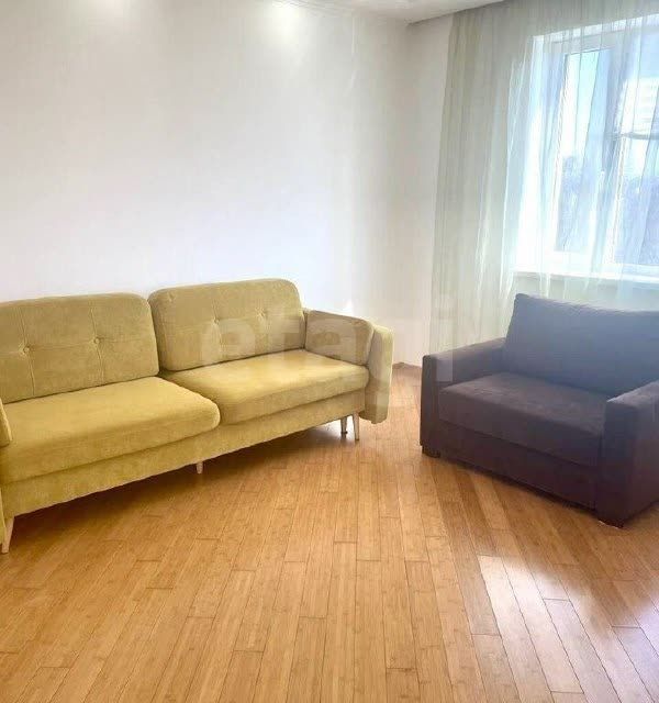 Сдаётся 2-комнатная квартира, 65 м²