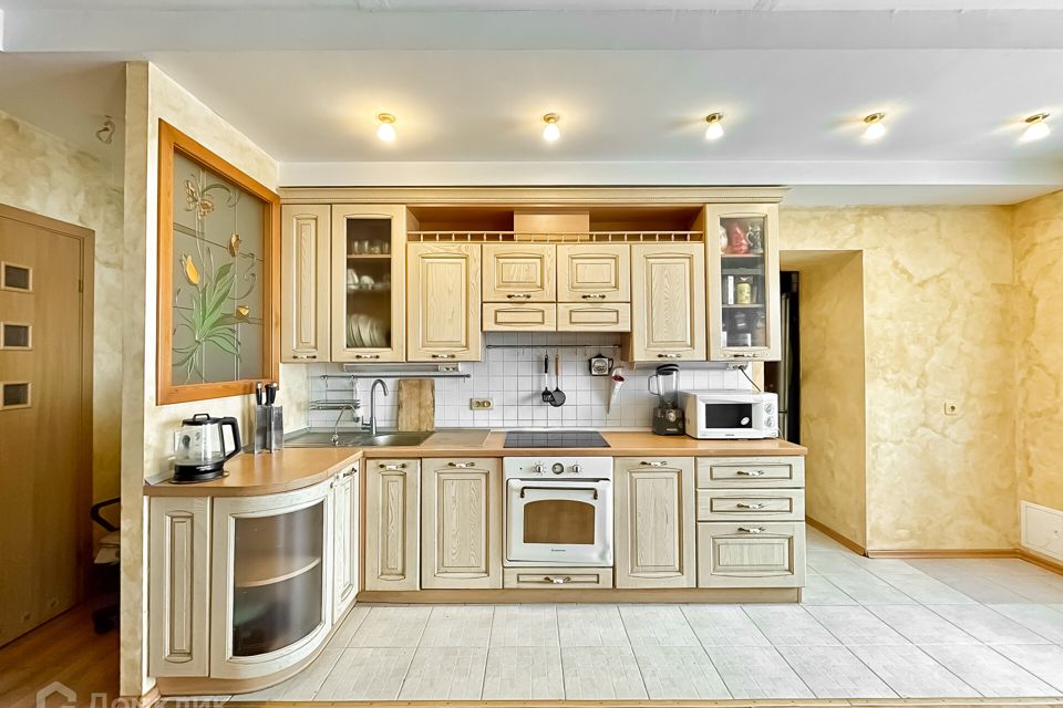 Продаётся 3-комнатная квартира, 100 м²