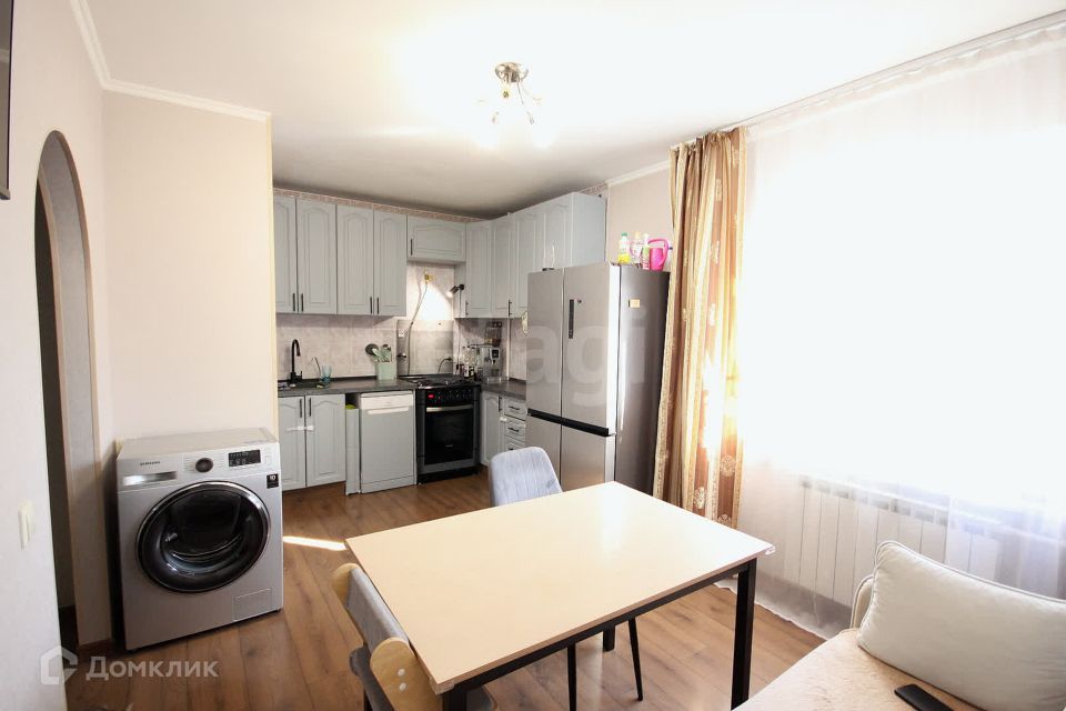 Продаётся 3-комнатная квартира, 57.9 м²