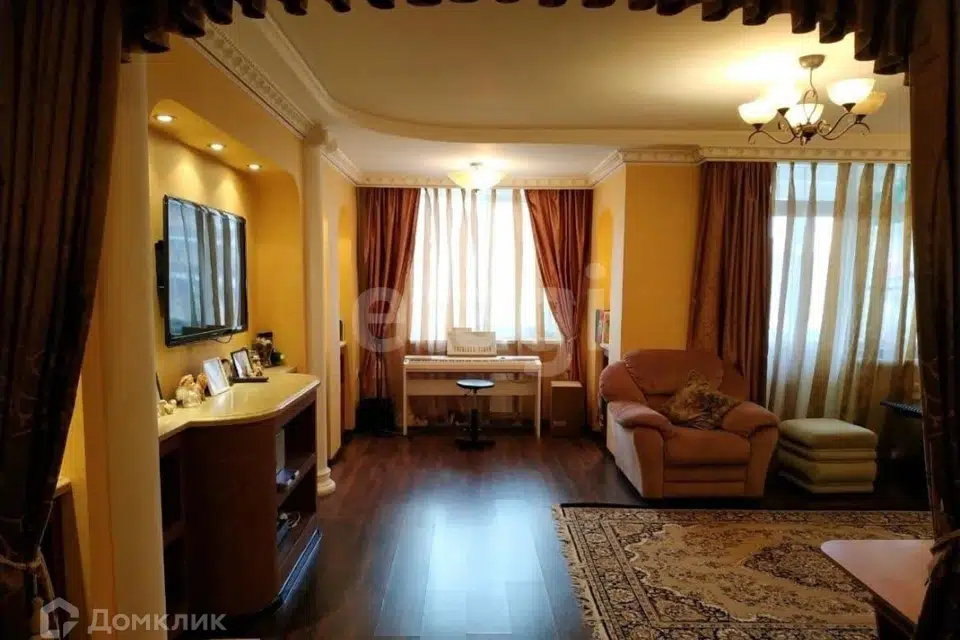 Продаётся 3-комнатная квартира, 110.7 м²