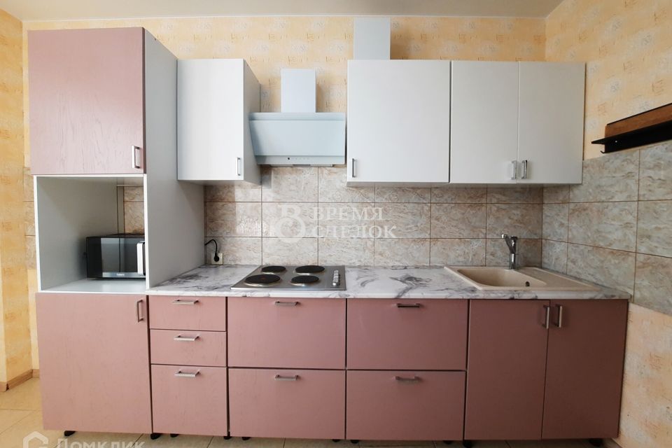 Продаётся 1-комнатная квартира, 42.7 м²