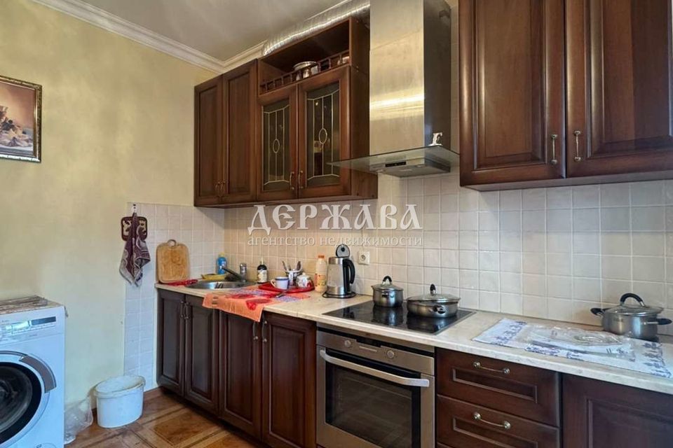 Сдаётся 2-комнатная квартира, 61 м²
