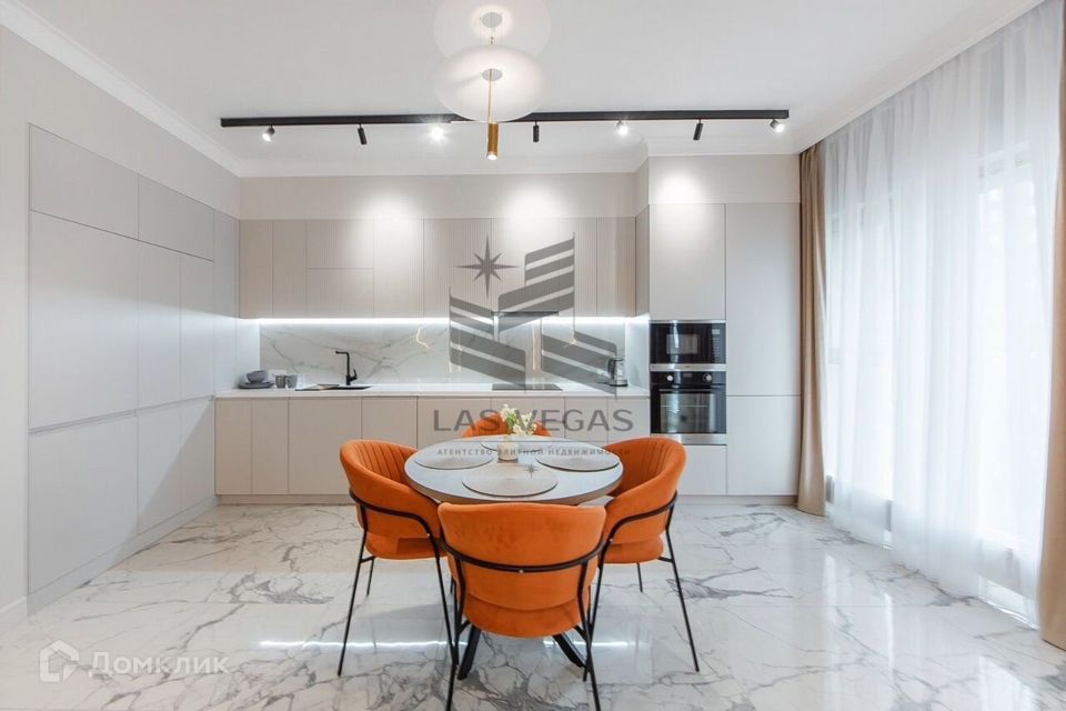 Сдаётся 2-комнатная квартира, 70 м²