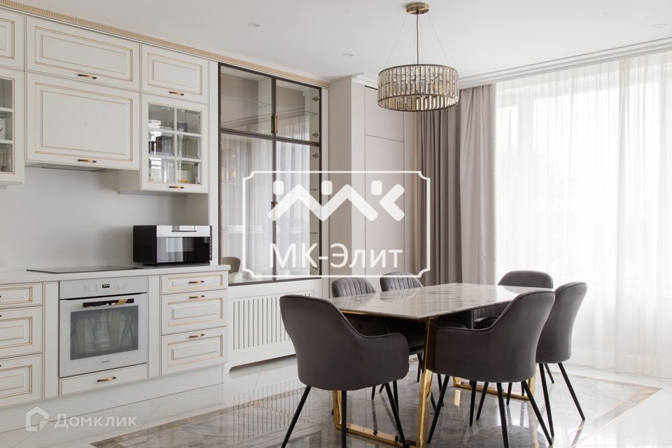 Продаётся 2-комнатная квартира, 82 м²