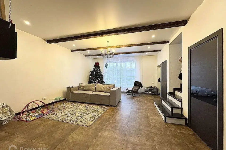 Продаётся 3-этажный дом, 209 м²