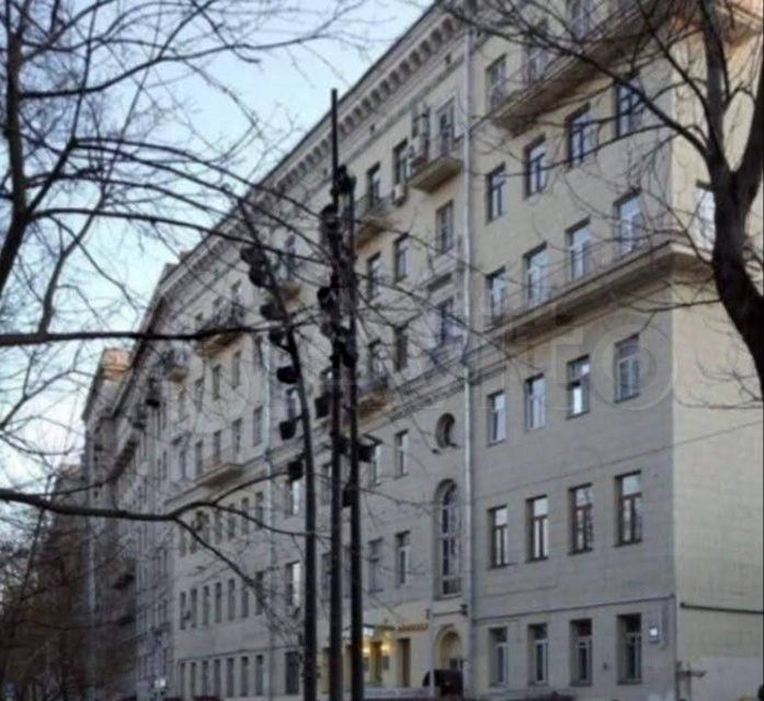 Продаётся 6-комнатная квартира, 211 м²