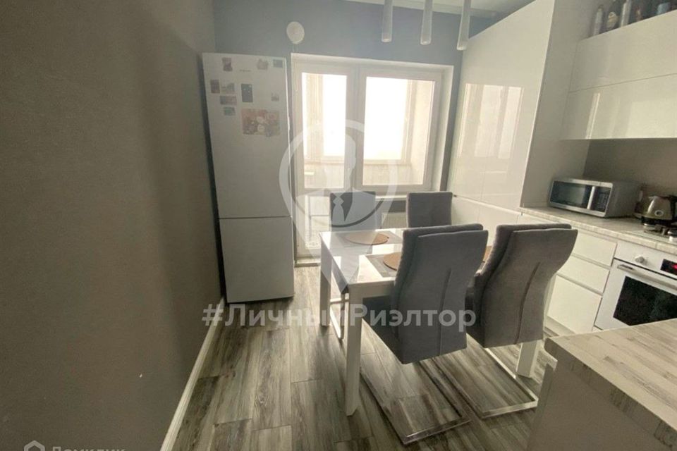 Продаётся 1-комнатная квартира, 41.72 м²