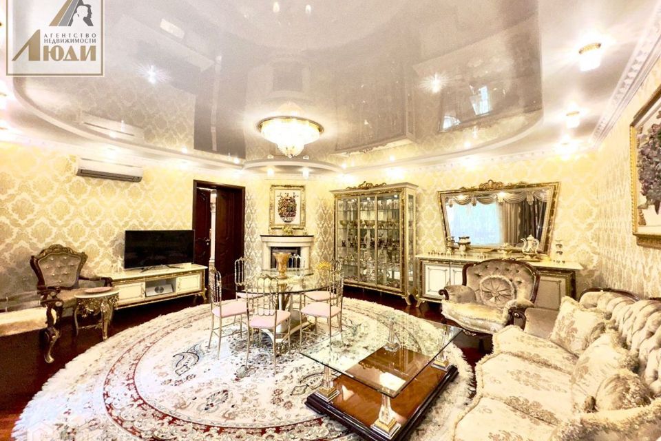 Продаётся 4-комнатная квартира, 134 м²