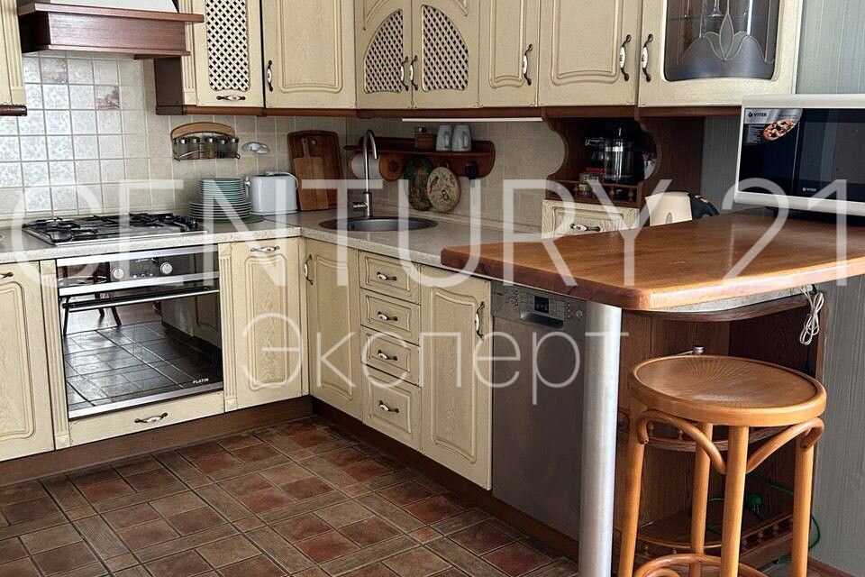 Сдаётся 3-комнатная квартира, 105 м²