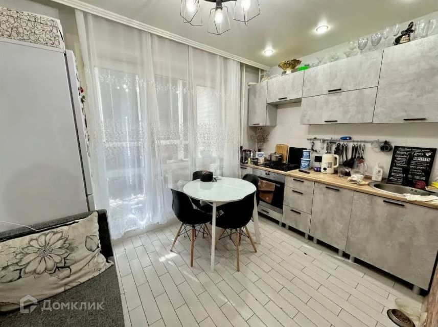 Продаётся 1-комнатная квартира, 37 м²