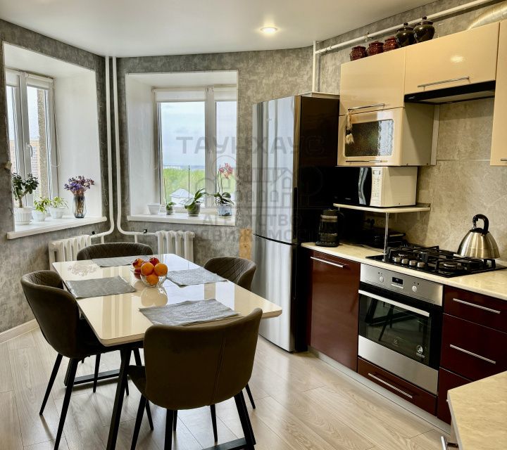 Продаётся 2-комнатная квартира, 57.7 м²