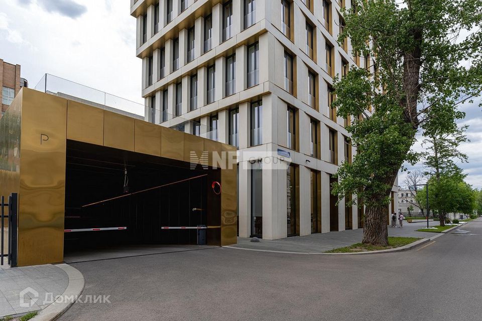 Продаётся 4-комнатная квартира, 152.4 м²