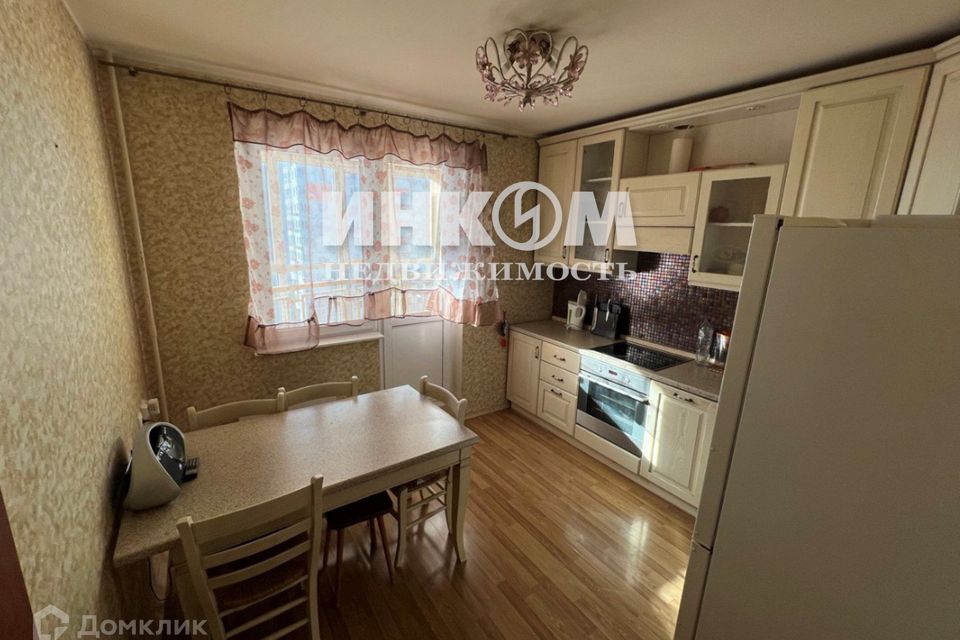 Продаётся 1-комнатная квартира, 42 м²