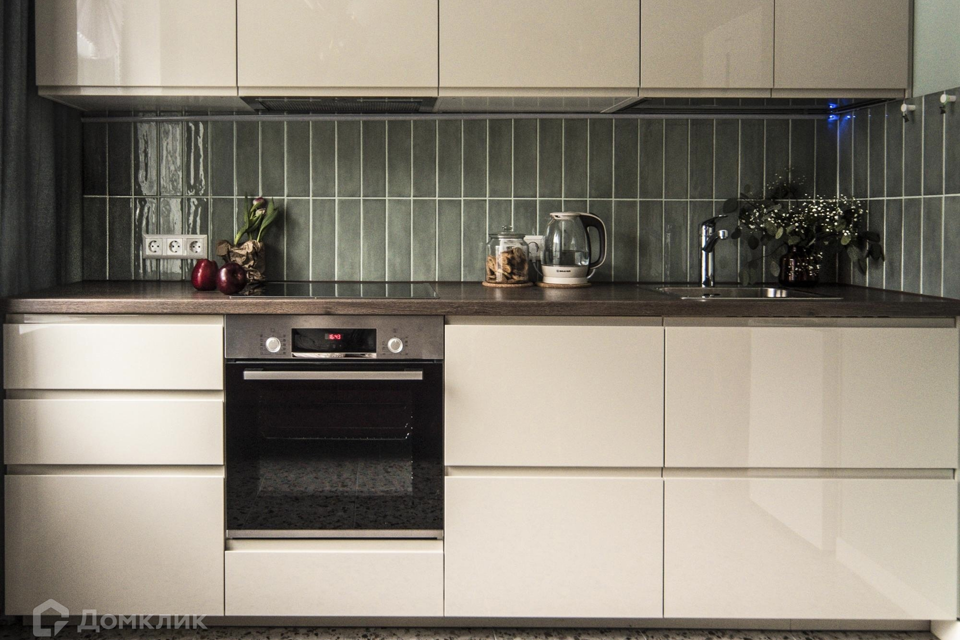 Продаётся 1-комнатная квартира, 42 м²
