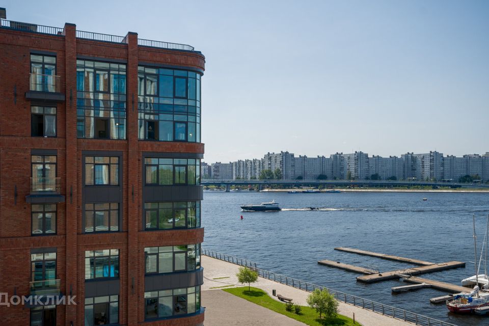 Продаётся 4-комнатная квартира, 167 м²