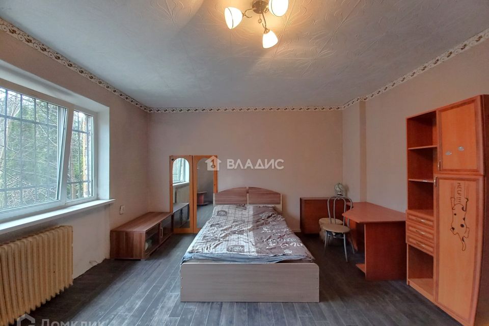 Продаётся комната в 1-комн. квартире, 82 м²